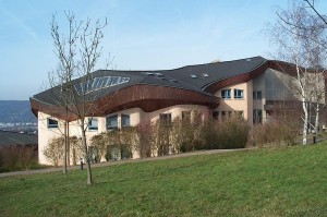 PageLines- 800px-Trier-germany-waldorfschule.jpg